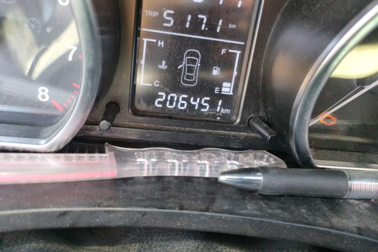 Used Zotye T600 2017 1.5T Manual Elite New Year Edition Odometer Close Up