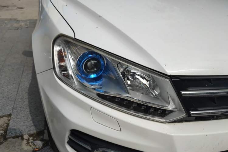 Used Zotye T600 2017 1.5T Manual Elite New Year Edition Right Front Headlight