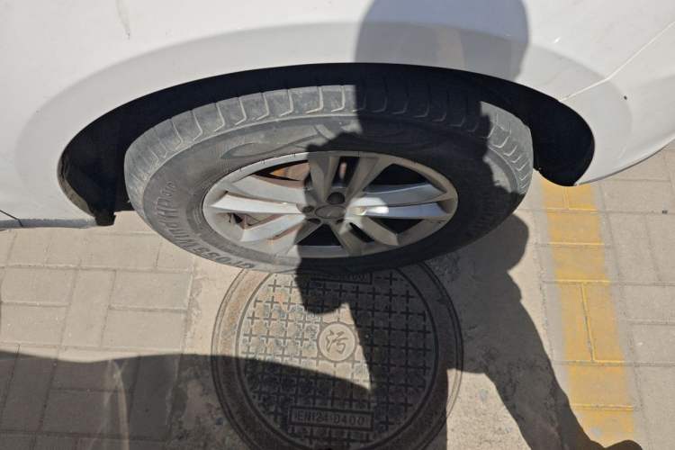 Used Zotye T600 2017 1.5T Manual Elite New Year Edition Right Front Wheel Hub