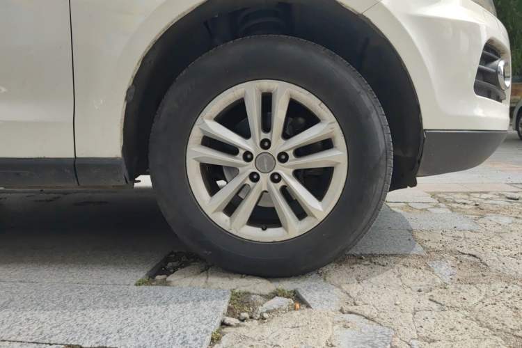 Used Zotye T600 2017 1.5T Manual Elite New Year Edition Right Front Wheel Hub
