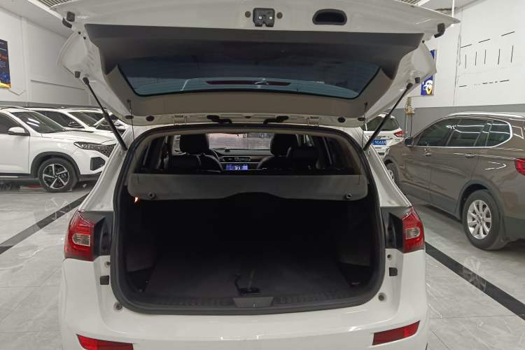 Used Zotye T600 2017 1.5T Manual Elite New Year Edition Trunk