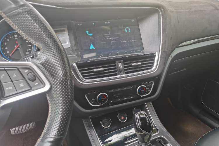 Used Zotye T600 2018 Sport Edition 1.5T Automatic Prestige Model Audio And AC Panel