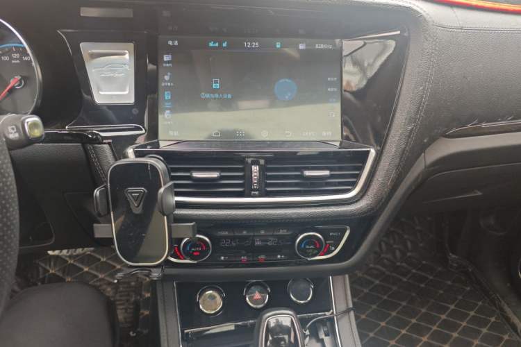 Used Zotye T600 2018 Sport Edition 1.5T Automatic Prestige Model Audio And AC Panel