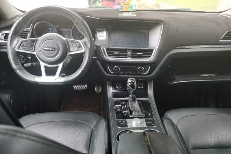 Used Zotye T600 2018 Sport Edition 1.5T Automatic Prestige Model Center Console