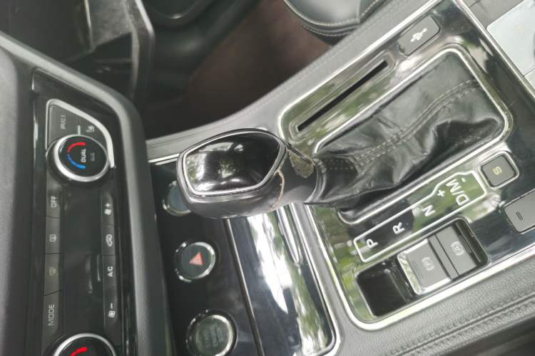 Used Zotye T600 2018 Sport Edition 1.5T Automatic Prestige Model Gear Lever