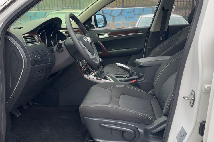 Used Zotye T600 2018 Sport Edition 1.5T Manual Luxury Model Interior 1