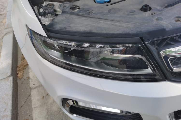Used Zotye T600 2018 Sport Edition 1.5T Automatic Prestige Model Right Front Headlight