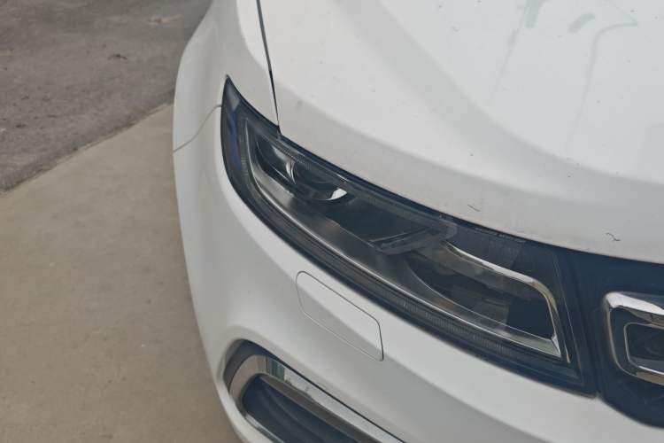 Used Zotye T600 2018 Sport Edition 1.5T Automatic Prestige Model Right Front Headlight