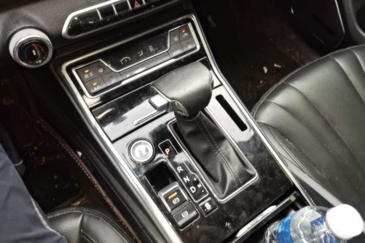 Used Zotye T600 2019 1.5T Automatic Luxury Edition Gear Lever