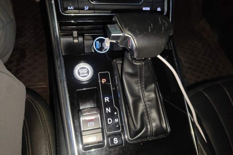 Used Zotye T600 2019 1.5T Automatic Luxury Edition Gear Lever