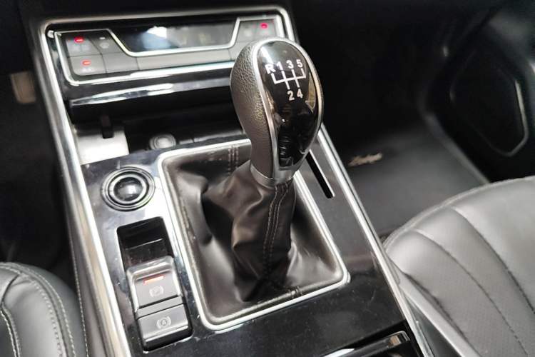 Used Zotye T600 2019 1.5T Manual Luxury Version Gear Lever