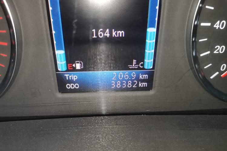 Used Zotye T600 2019 1.5T Automatic Luxury Edition Odometer Close Up