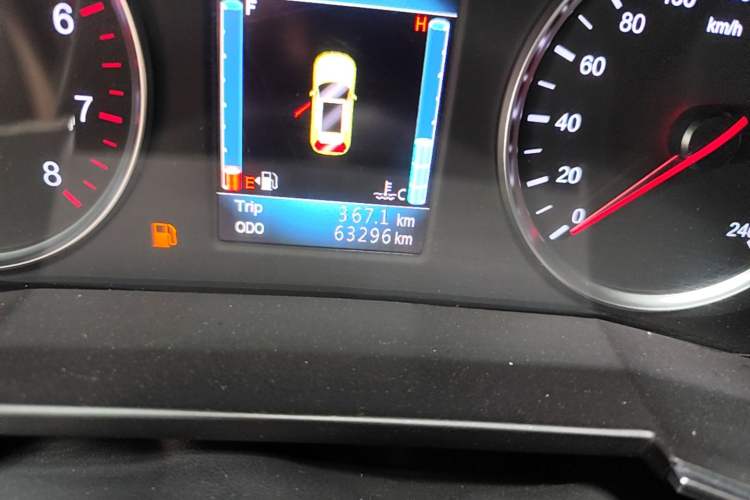 Used Zotye T600 2019 1.5T Manual Luxury Version Odometer Close Up