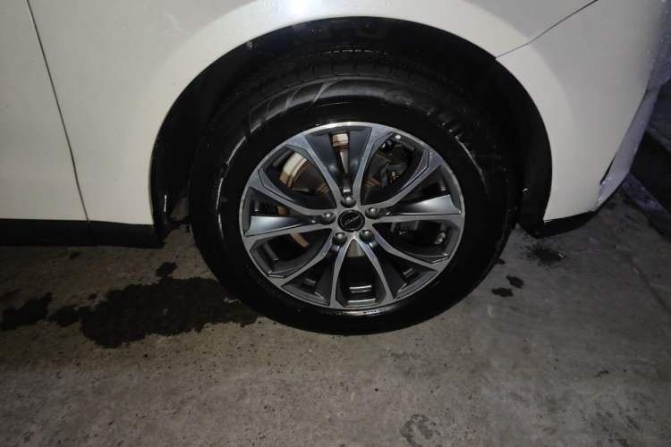 Used Zotye T600 2019 1.5T Automatic Luxury Edition Right Front Wheel Hub
