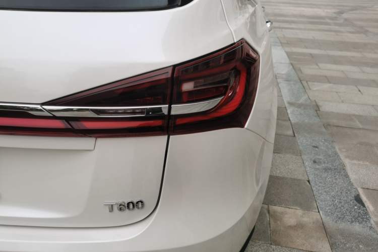 Used Zotye T600 2019 1.5T Automatic Luxury Edition Right Rear Taillight
