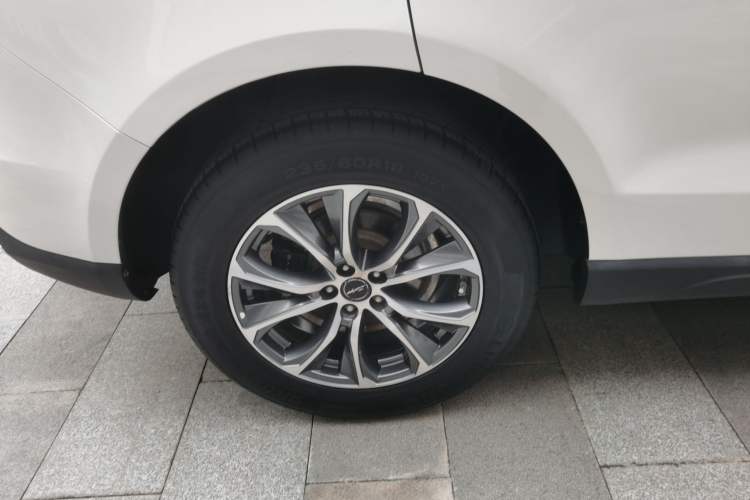 Used Zotye T600 2019 1.5T Automatic Luxury Edition Right Rear Wheel Hub