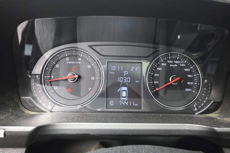 Used Zotye T600 Coupe 2017 1.5T Automatic Luxury Model Odometer Close Up