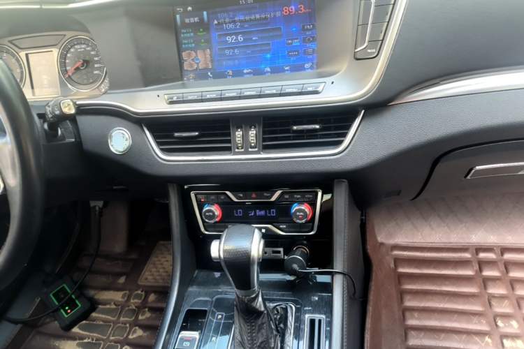 Used Zotye T600 Coupe 2017 1.5T Automatic Luxury Model Audio And AC Panel