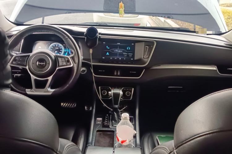 Used Zotye T600 Coupe 2017 1.5T Automatic Luxury Model Center Console
