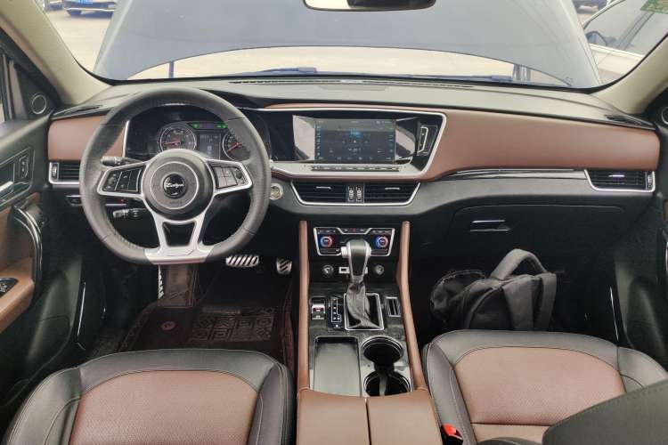 Used Zotye T600 Coupe 2017 1.5T Automatic Luxury Model Center Console