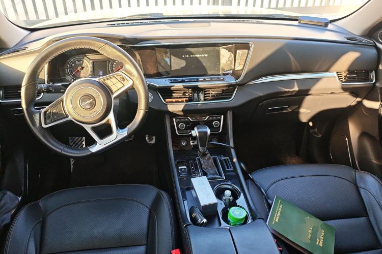 Used Zotye T600 Coupe 2017 1.5T Automatic Luxury Model Center Console