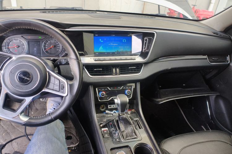 Used Zotye T600 Coupe 2017 1.5T Automatic Luxury Model Center Console