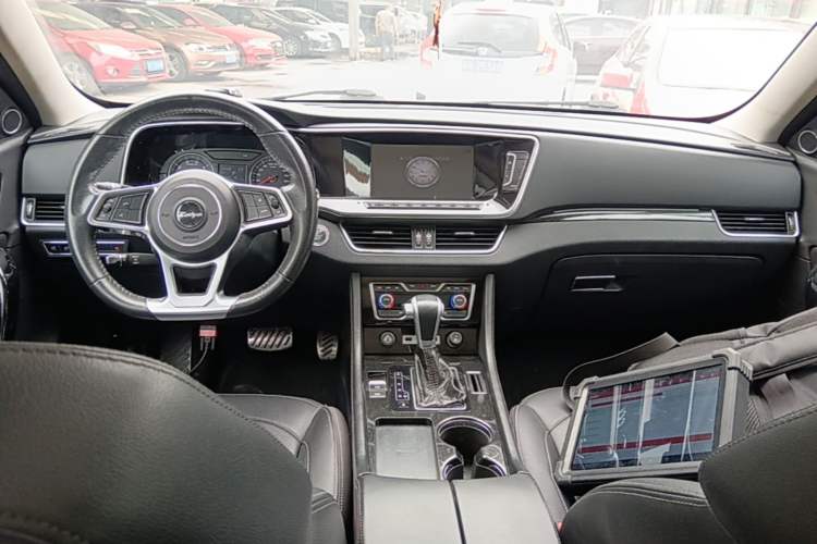 Used Zotye T600 Coupe 2017 1.5T Automatic Luxury Model Center Console