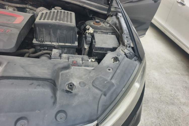 Used Zotye T600 Coupe 2017 1.5T Automatic Luxury Model Engine Bay Left