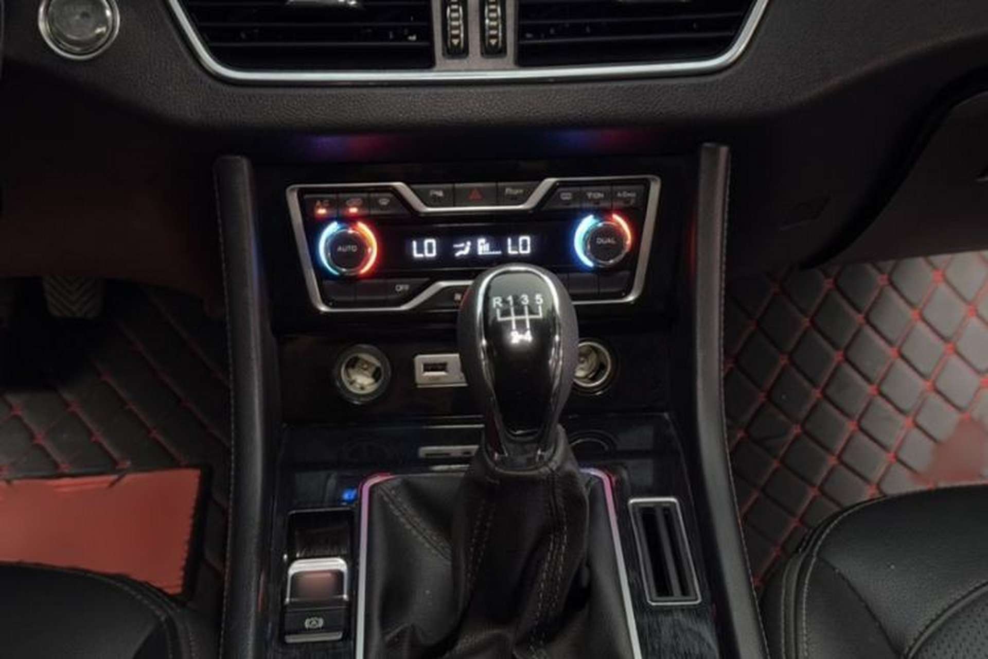 Used Zotye T600 Coupe 2017 1.5T Manual Luxury Model Gear Lever