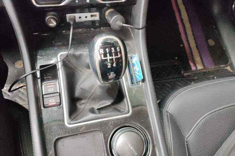 Used Zotye T600 Coupe 2017 1.5T Manual Luxury Model Gear Lever