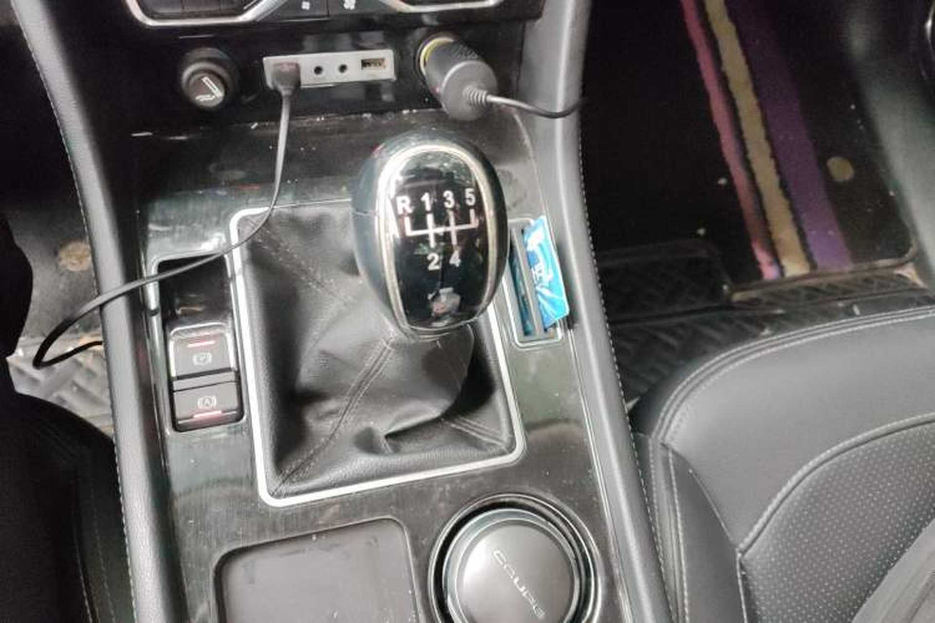 Used Zotye T600 Coupe 2017 1.5T Manual Luxury Model Gear Lever