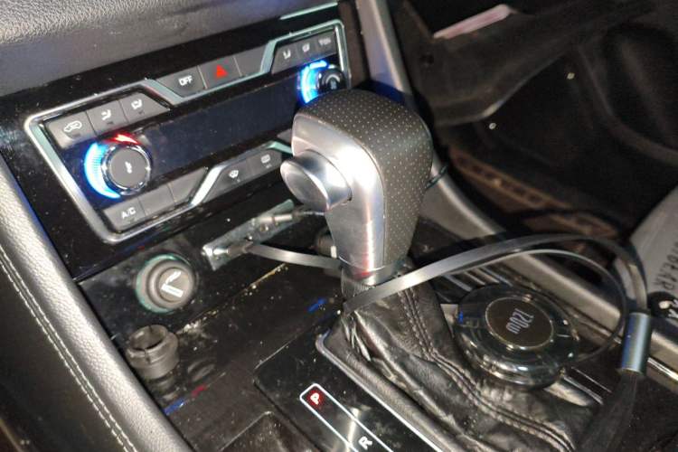 Used Zotye T600 Coupe 2017 1.5T Automatic Luxury Model Gear Lever