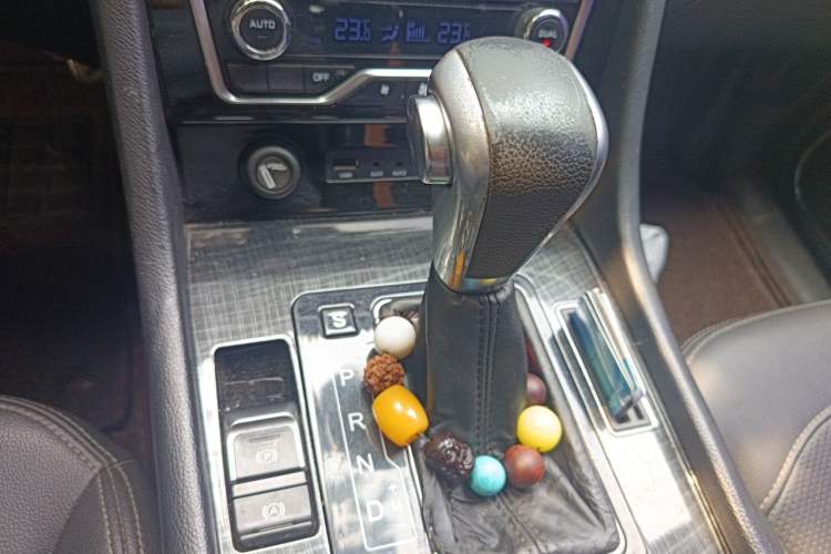 Used Zotye T600 Coupe 2017 1.8T Automatic Luxury Model Gear Lever