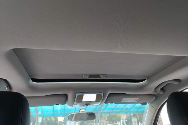Used Zotye T600 Coupe 2017 1.5T Manual Luxury Model Headliner
