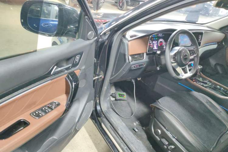 Used Zotye T600 Coupe 2017 1.5T Automatic Luxury Model Interior 3