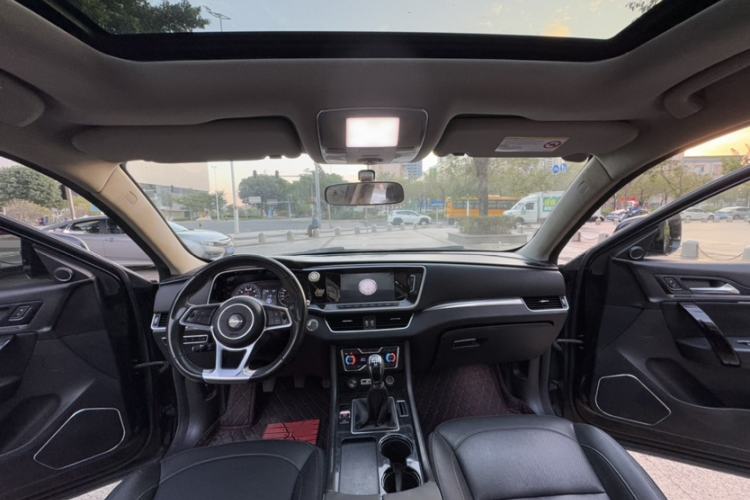 Used Zotye T600 Coupe 2017 1.5T Manual Luxury Model Interior 4