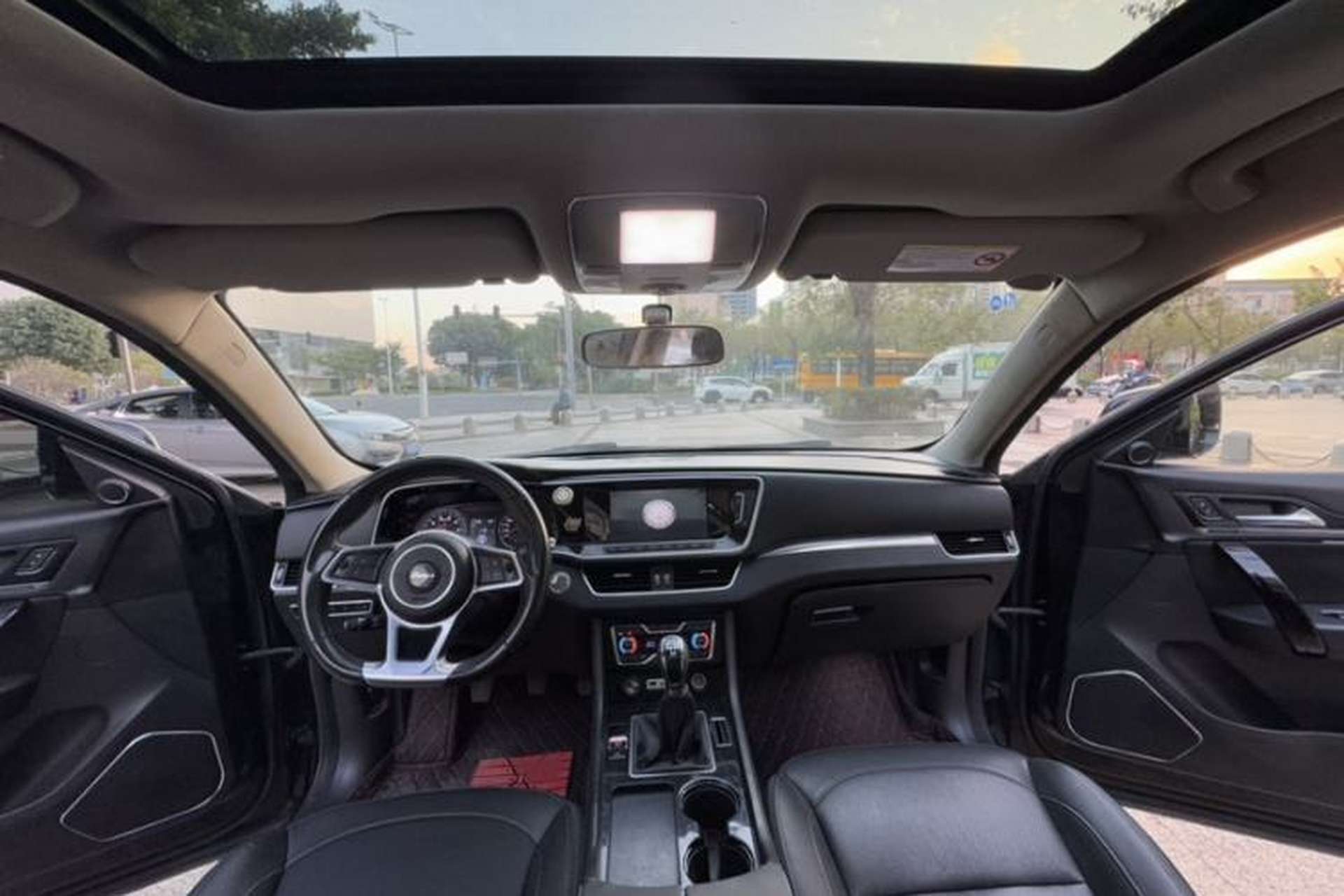 Used Zotye T600 Coupe 2017 1.5T Manual Luxury Model Interior 4