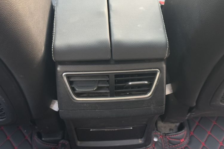 Used Zotye T600 Coupe 2017 1.5T Manual Luxury Model Interior 5