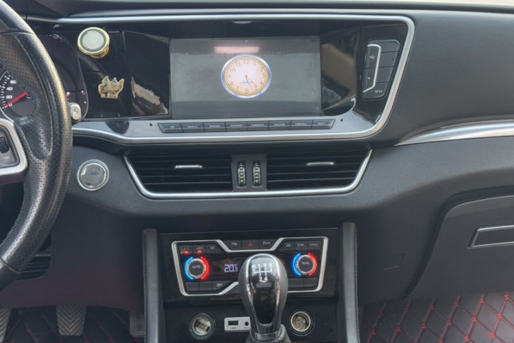 Used Zotye T600 Coupe 2017 1.5T Manual Luxury Model Interior 7