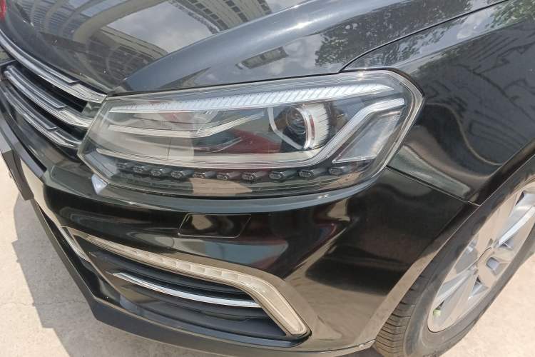 Used Zotye T600 Coupe 2017 1.5T Automatic Luxury Model Left Front Headlight