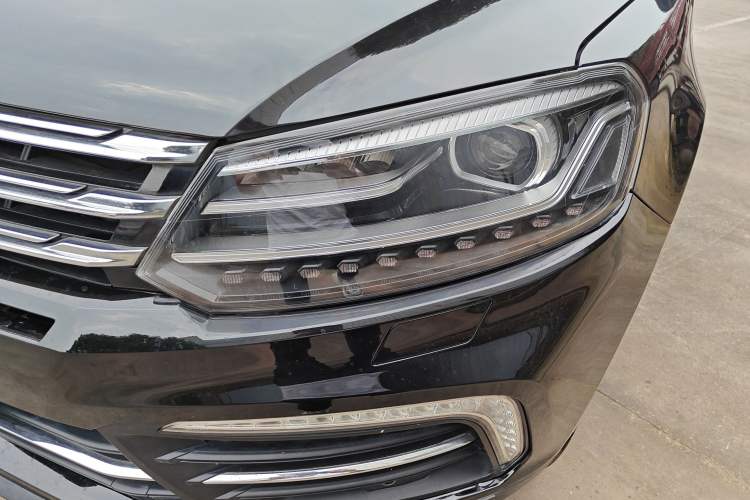 Used Zotye T600 Coupe 2017 1.5T Automatic Luxury Model Left Front Headlight