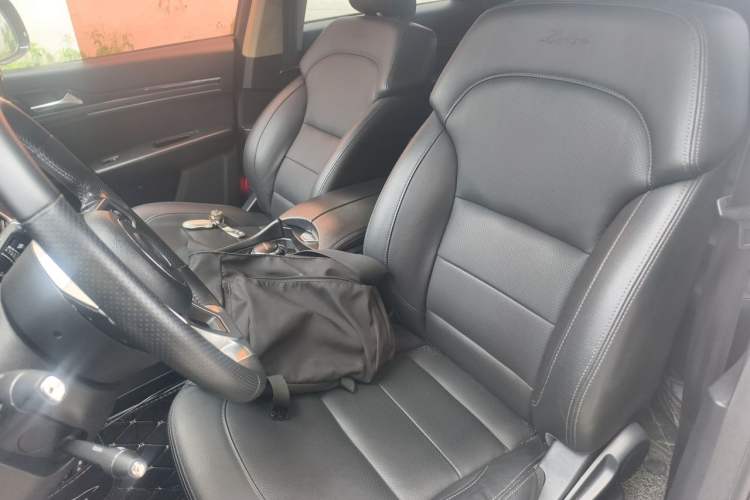 Used Zotye T600 Coupe 2017 1.5T Automatic Luxury Model Left Front Seat