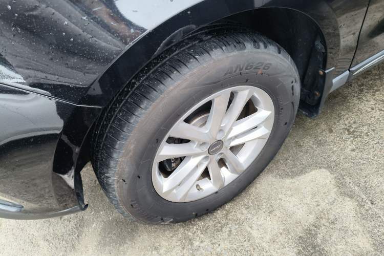 Used Zotye T600 Coupe 2017 1.5T Manual Luxury Model Left Front Wheel Hub