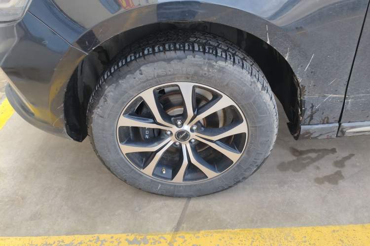 Used Zotye T600 Coupe 2017 1.5T Automatic Luxury Model Left Front Wheel Hub