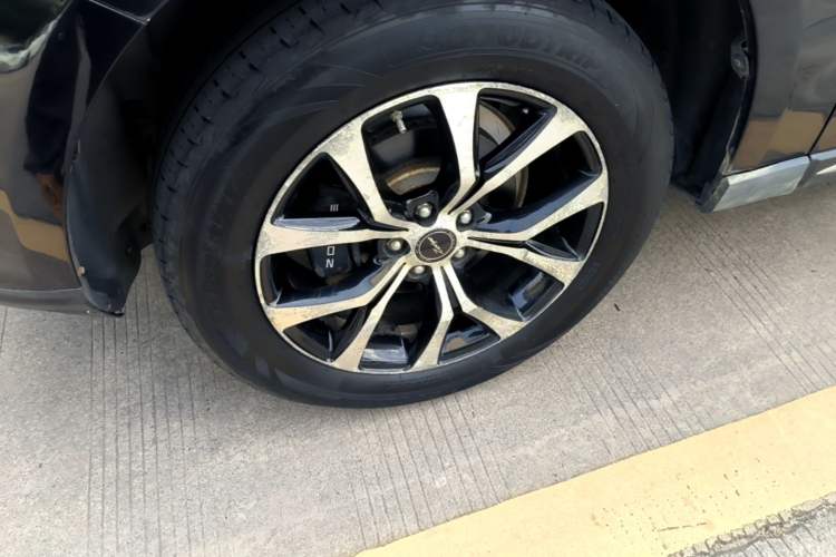 Used Zotye T600 Coupe 2017 1.5T Automatic Luxury Model Left Front Wheel Hub