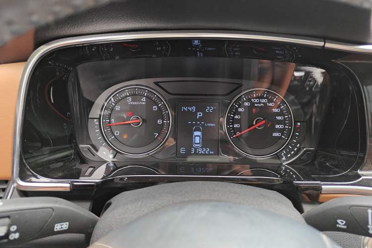 Used Zotye T600 Coupe 2017 1.5T Automatic Luxury Model Odometer Close Up