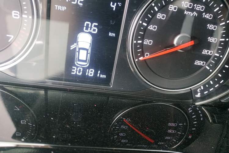 Used Zotye T600 Coupe 2017 1.5T Manual Luxury Model Odometer Close Up