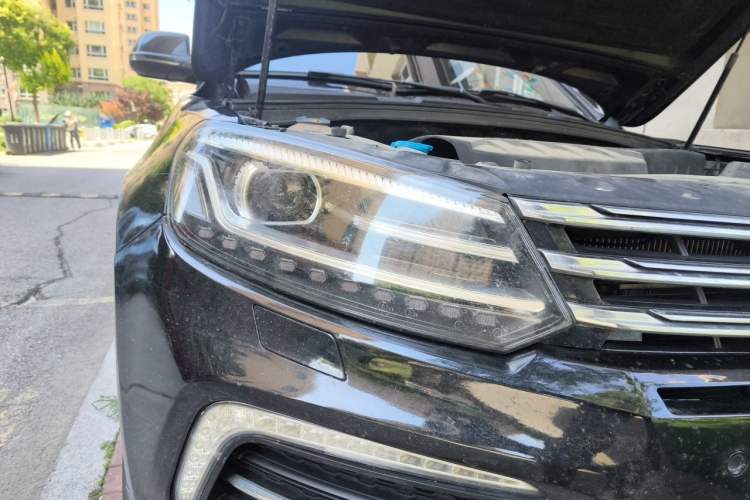 Used Zotye T600 Coupe 2017 1.5T Automatic Luxury Model Right Front Headlight