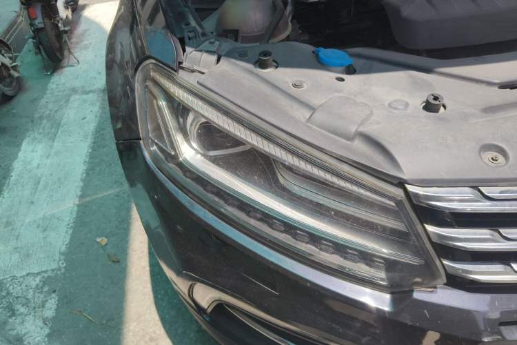 Used Zotye T600 Coupe 2017 1.5T Automatic Luxury Model Right Front Headlight
