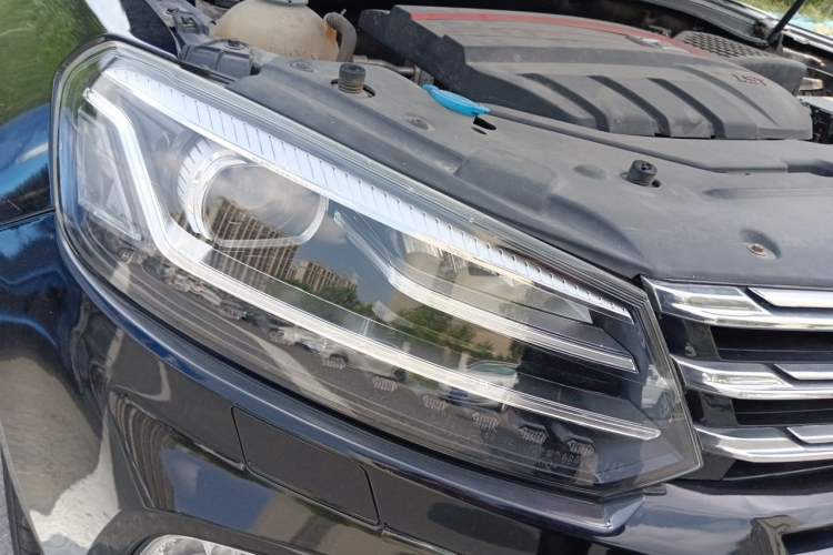 Used Zotye T600 Coupe 2017 1.5T Automatic Luxury Model Right Front Headlight